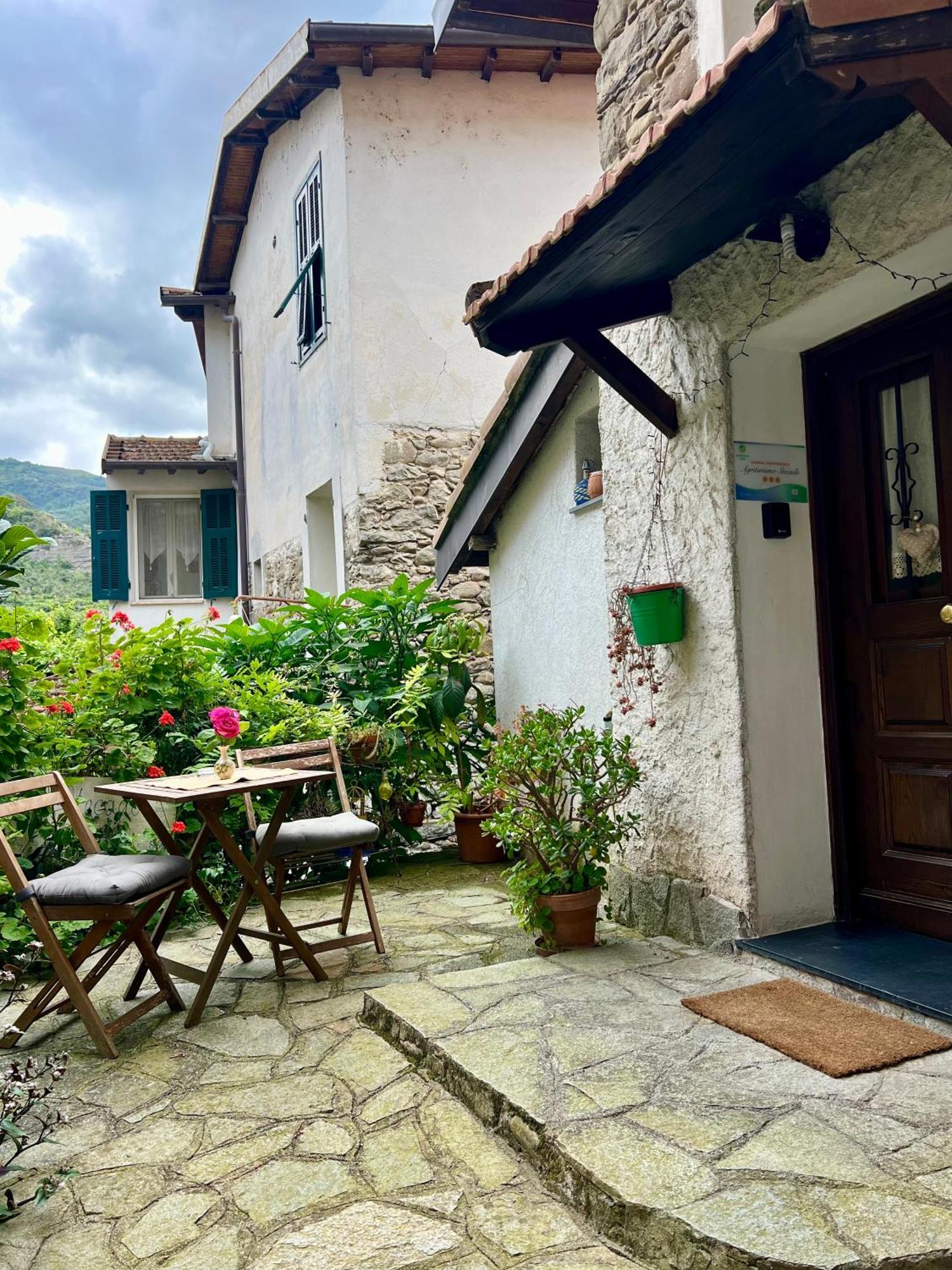 Apartamento Stecado - Il Soppalco Dolceacqua Exterior foto